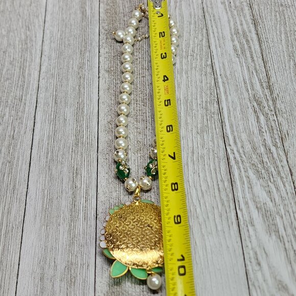 Fashion Costume Jewelry Green Gold White Pearls with Hook Back - Picture 8 of 9